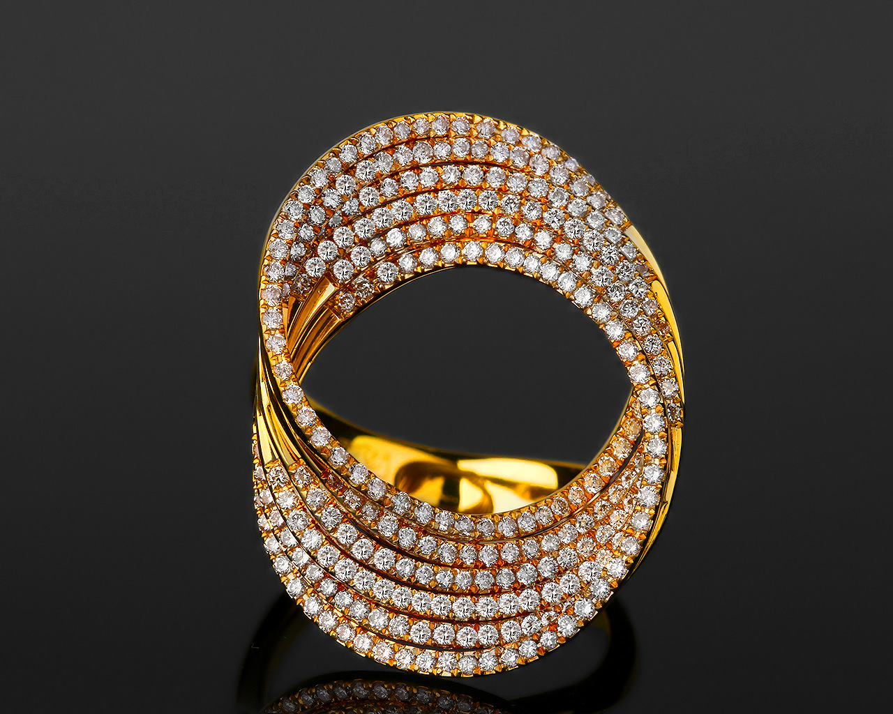 Утонченное золотое кольцо с бриллиантами 0.98ct