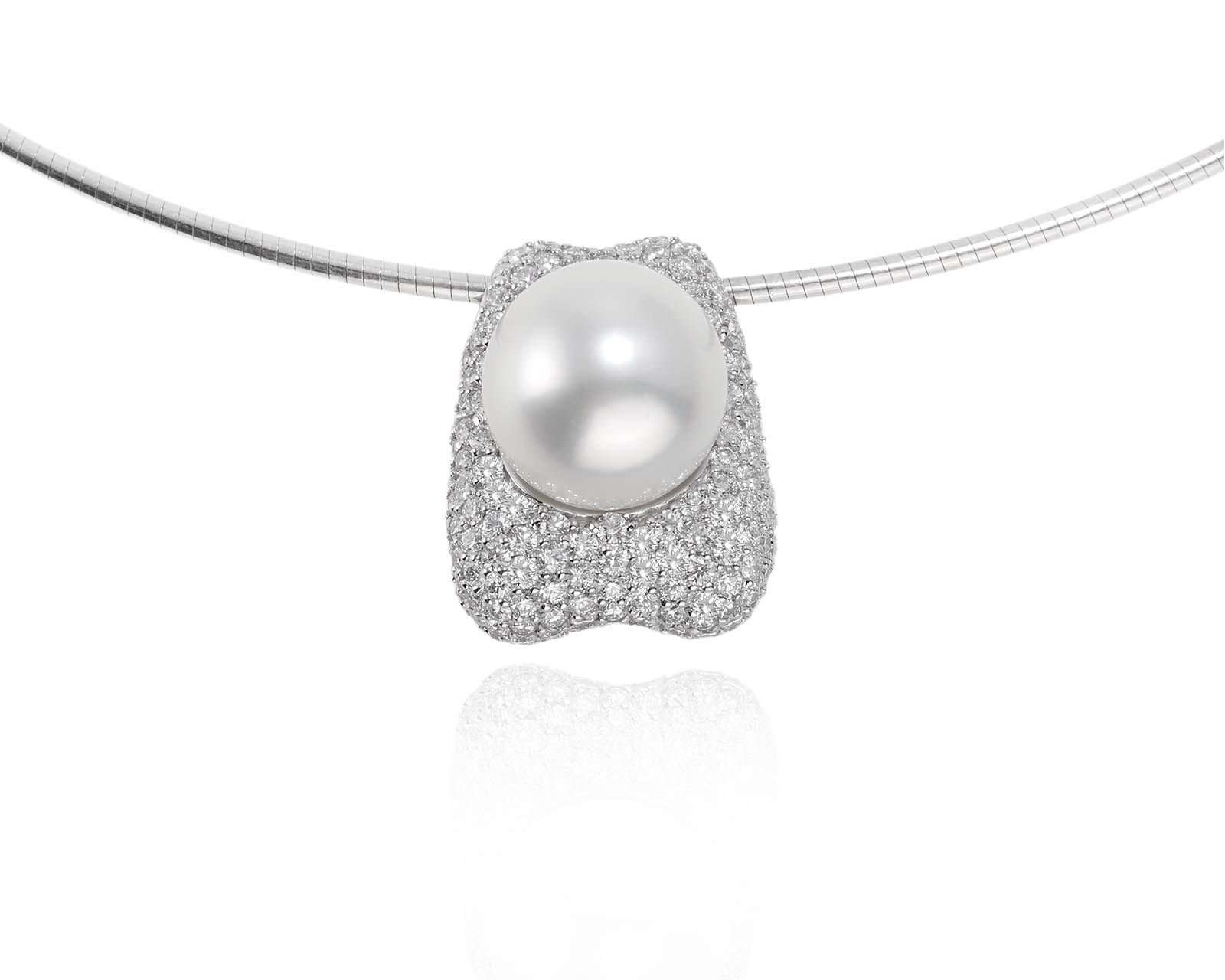 Оригинальное золотое колье с бриллиантами 2.20ct Mikimoto 240725/1