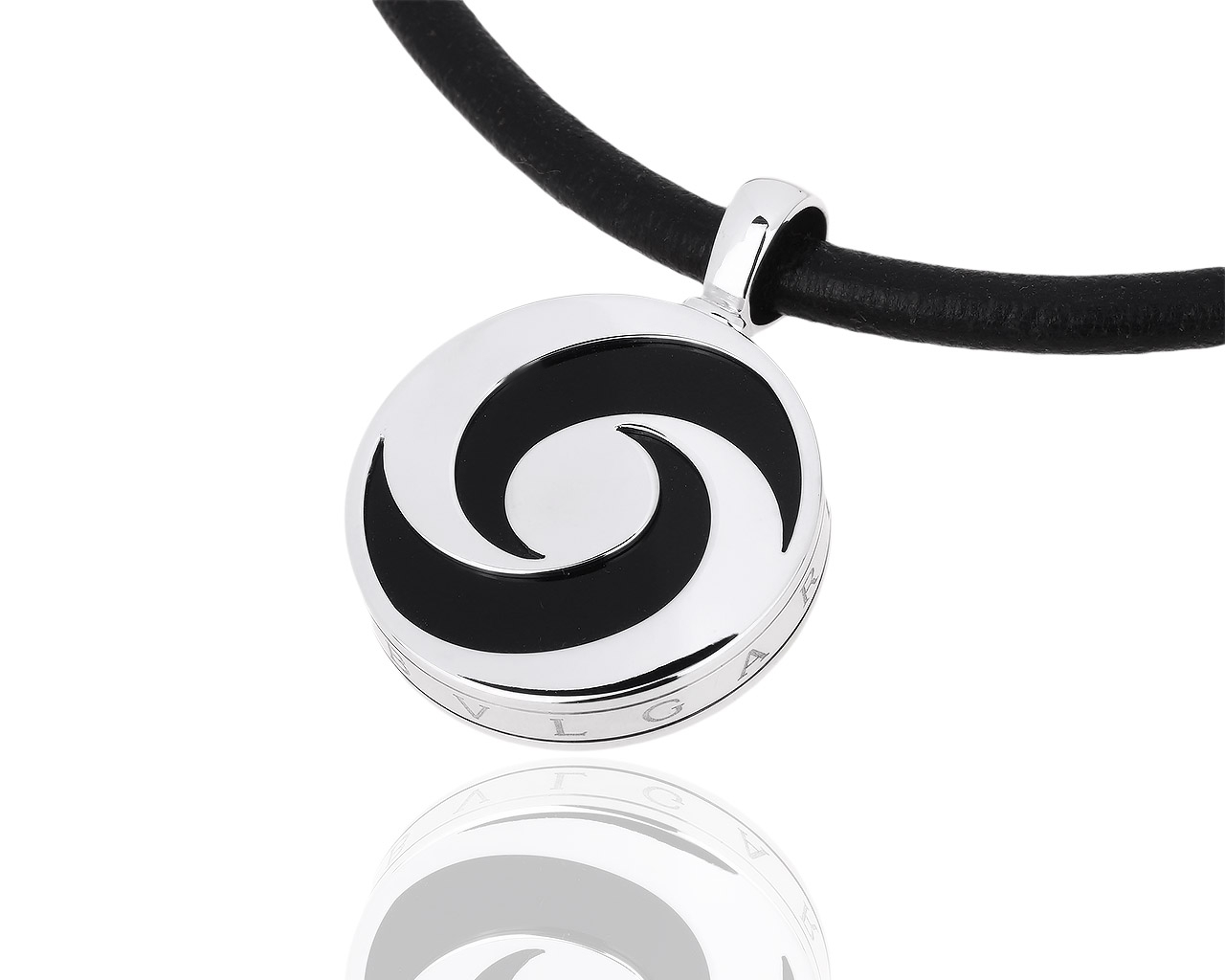 Золотая подвеска с ониксом на гайтане Bvlgari Optical 250318/2