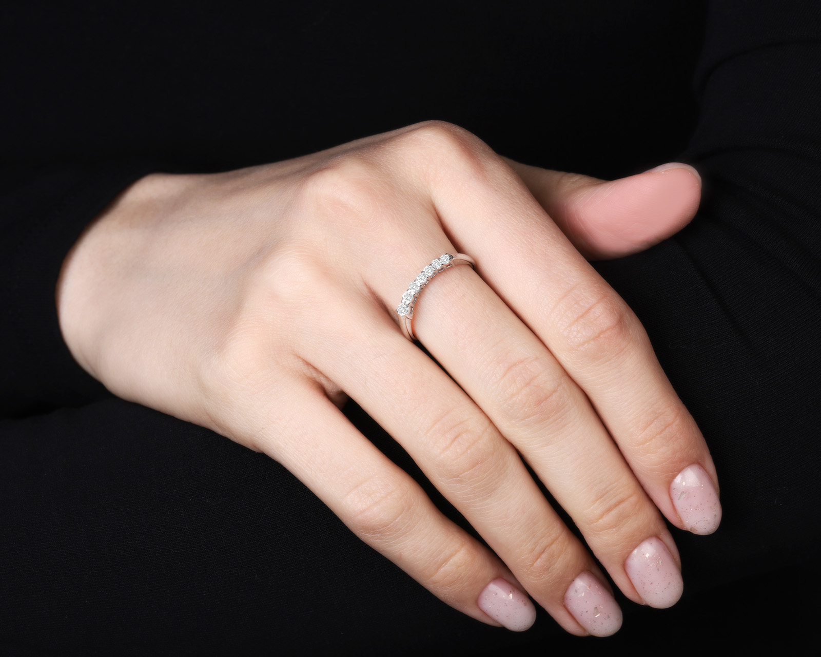 Модное золотое кольцо с бриллиантами 0.19ct