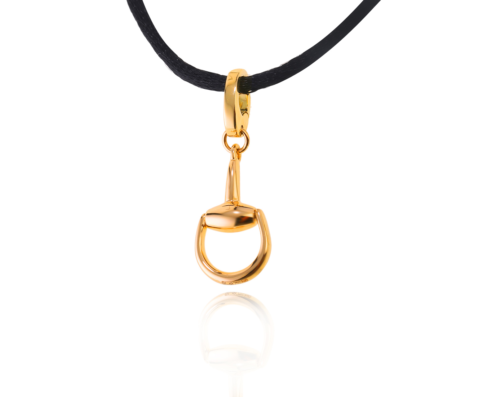 Оригинальный золотой кулон Gucci 150923/1