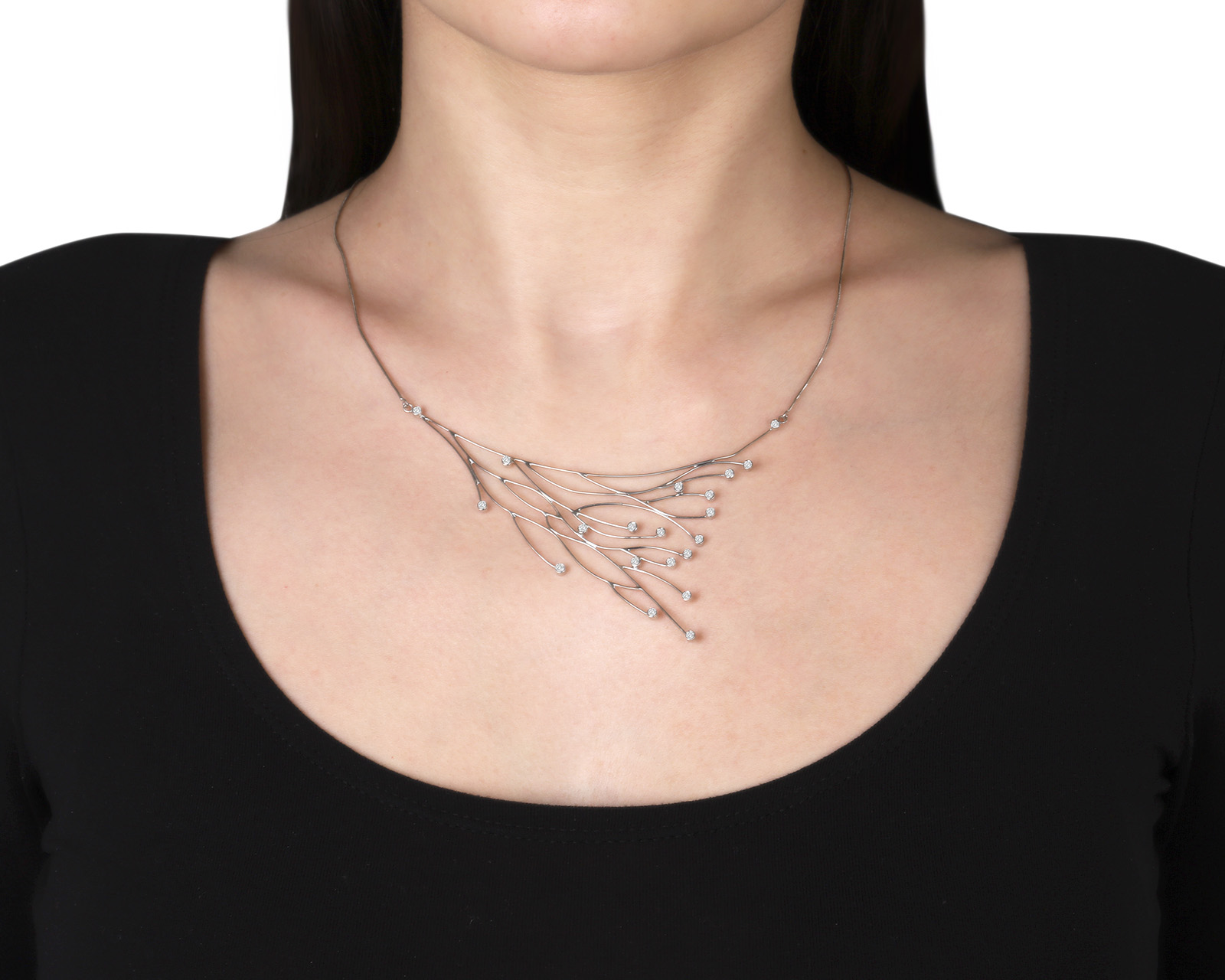 Золотое колье с бриллиантами 0.60ct