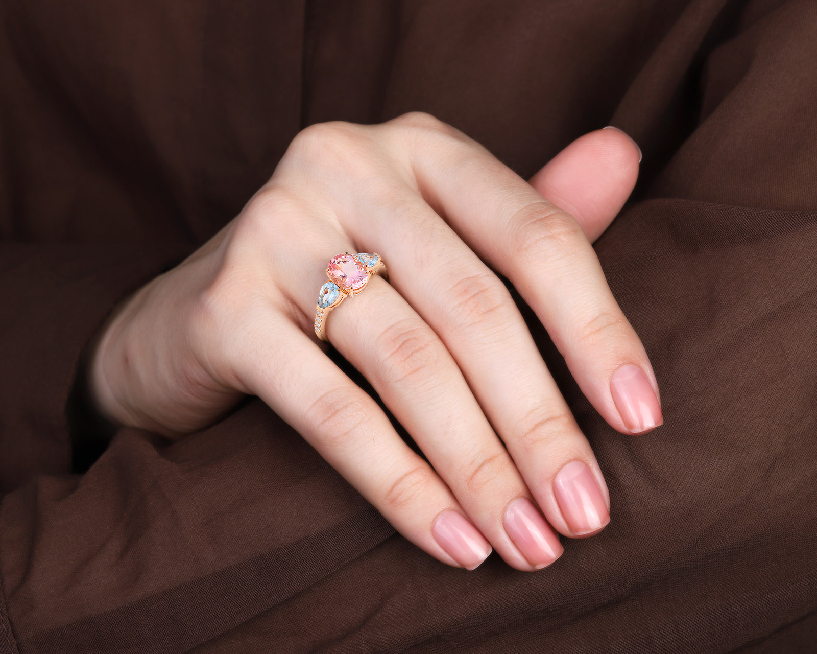 Золотое кольцо с морганитом 1.70ct и аквамаринами 0.66ct Evgeny Matveev