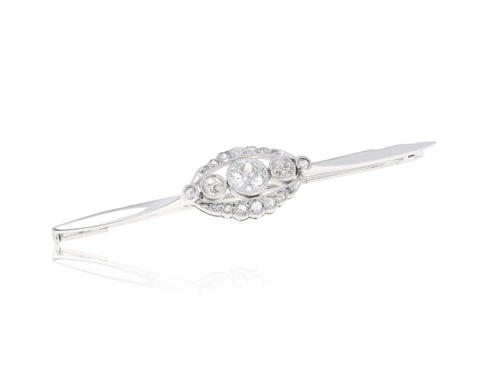 Потрясающая платиновая брошь с бриллиантами 0.80ct СССР 240122/19 Потрясающая платиновая брошь с бриллиантами 0.80ct СССР 240122/19