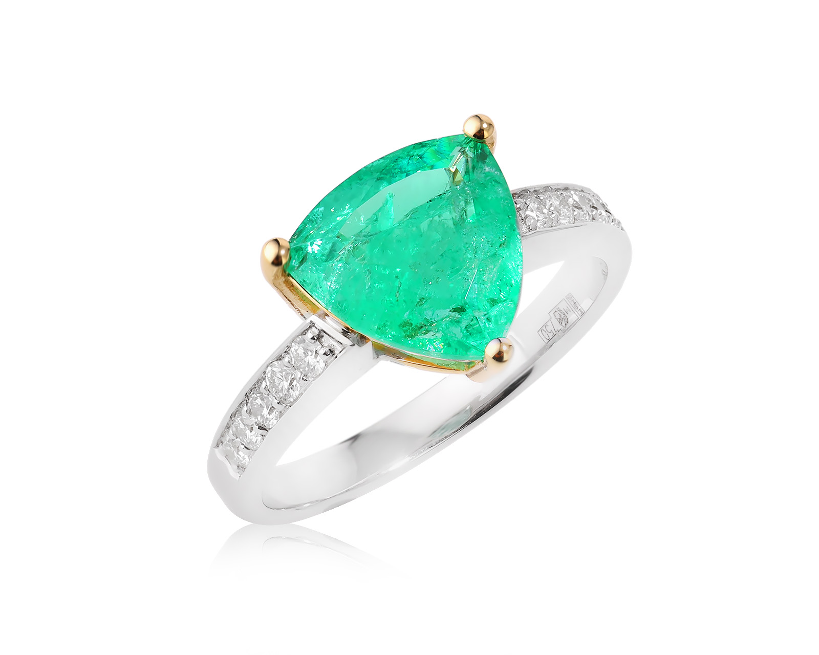 Золотое кольцо с изумрудом 2.66ct и бриллиантами 0.25ct 311022/6 Золотое кольцо с изумрудом 2.66ct и бриллиантами 0.25ct 311022/6