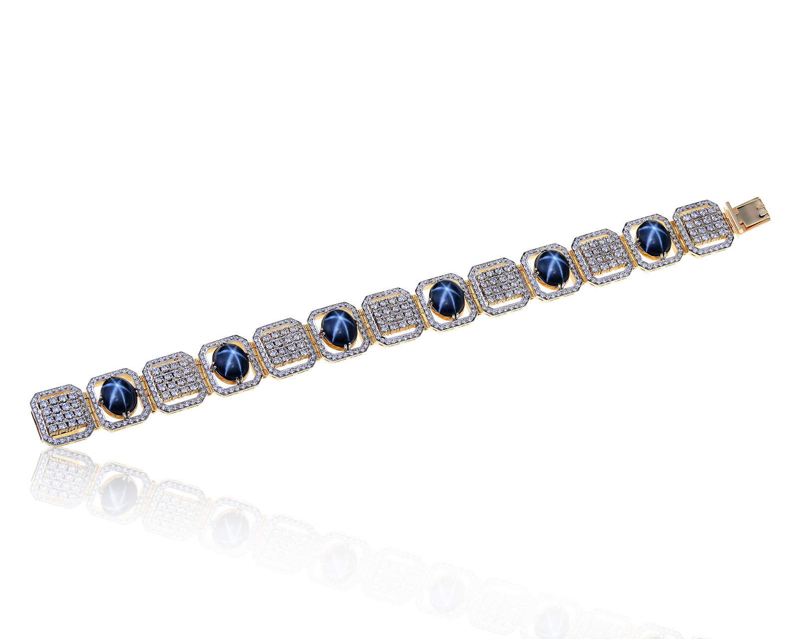 Завораживающий золотой браслет с сапфирами 26.55ct
