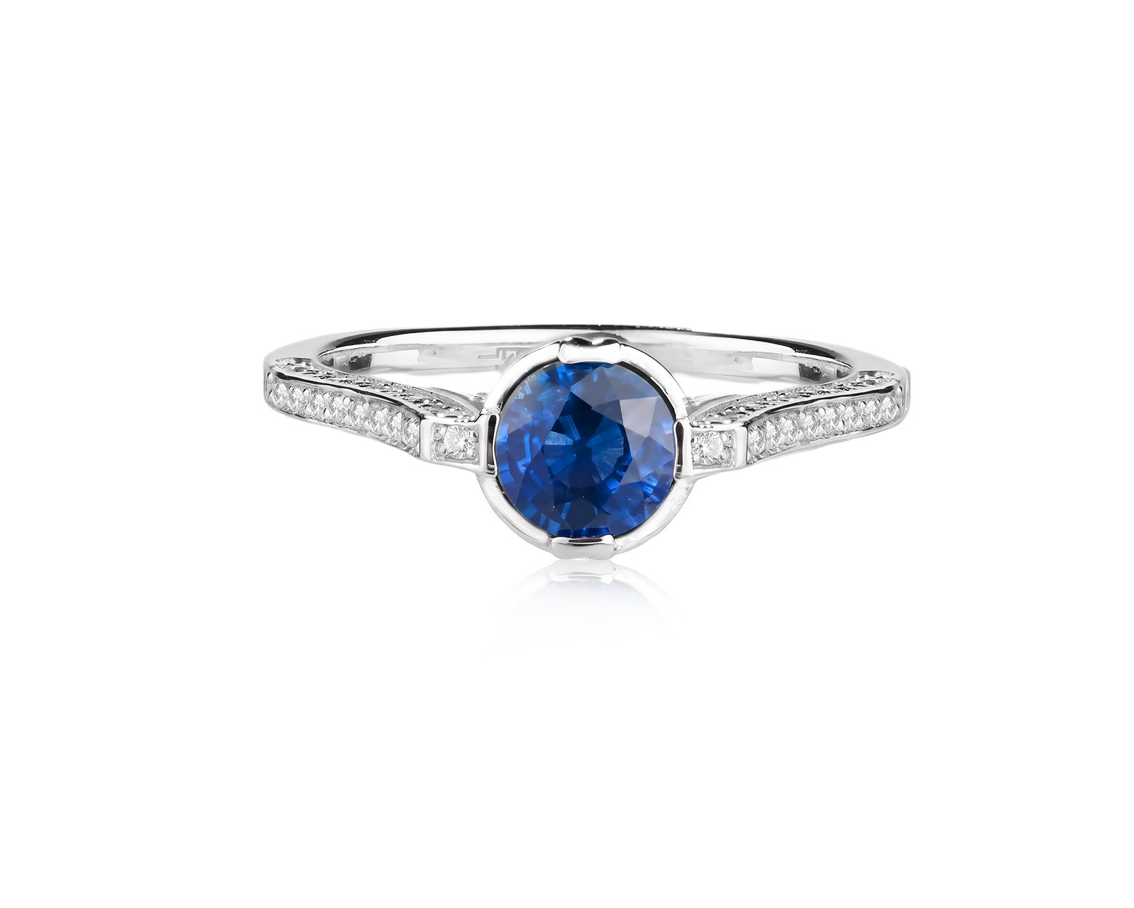 Золотое кольцо с сапфиром 0.84ct и бриллиантами 0.46ct