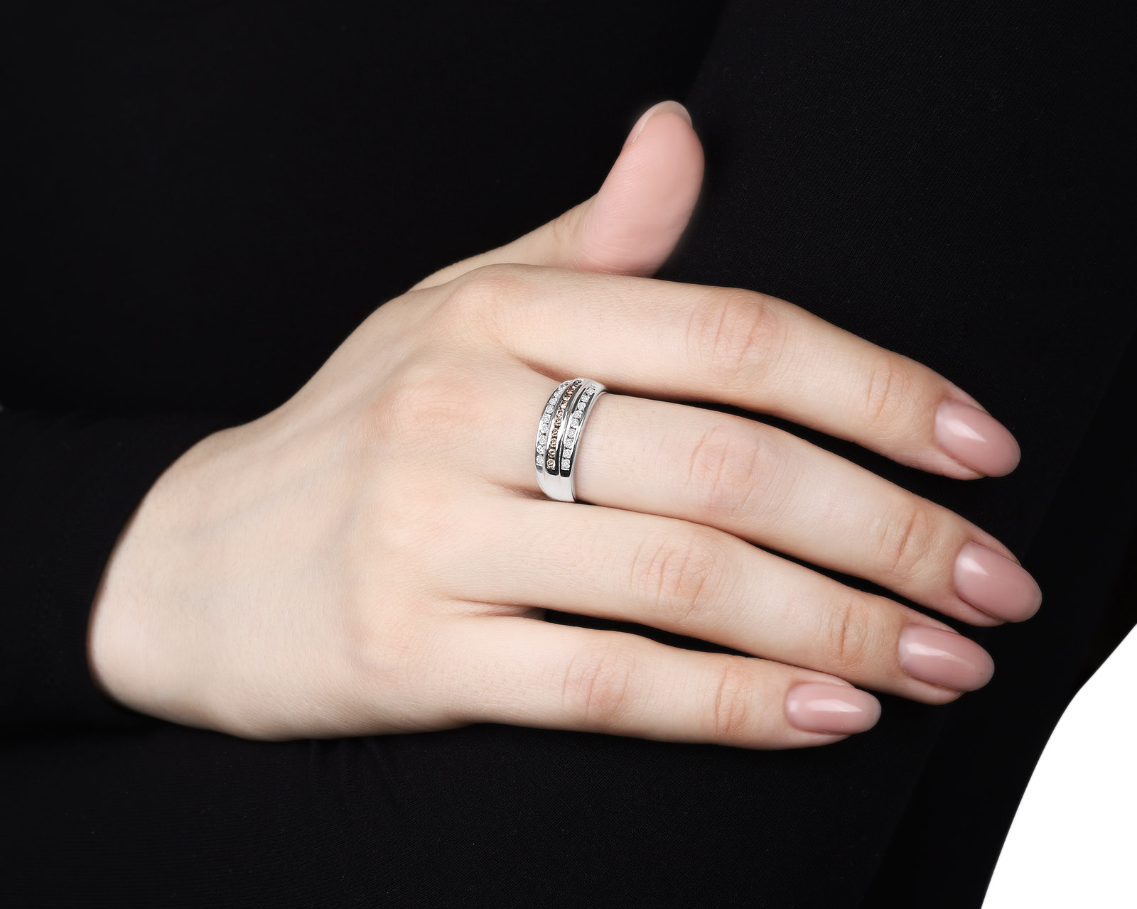 Модное золотое кольцо с бриллиантами 0.39ct
