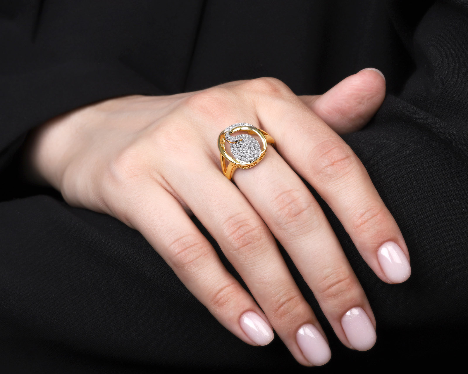 Богатое золотое кольцо с бриллиантами 0.63ct