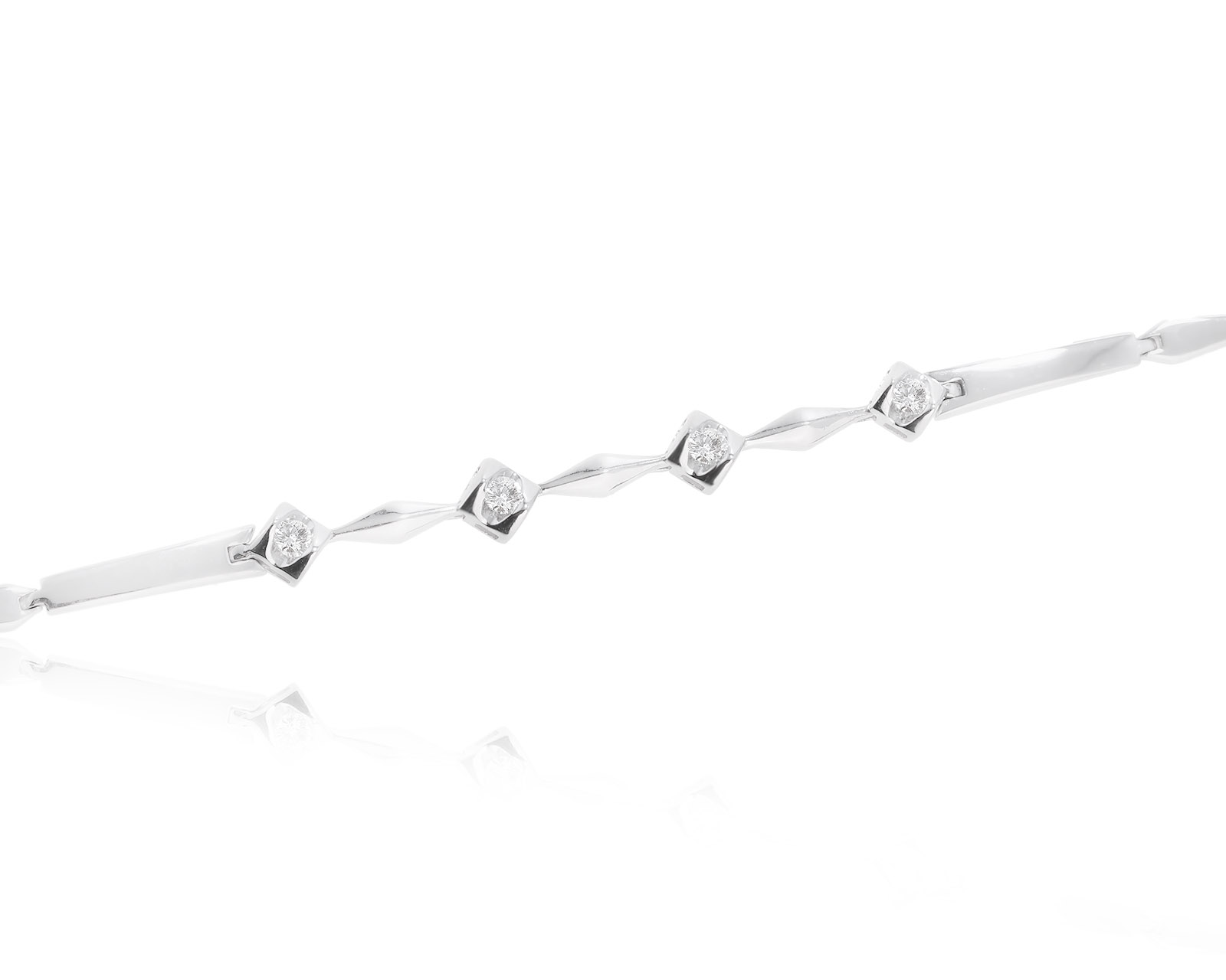Лаконичный золотой браслет с бриллиантами 0.12ct