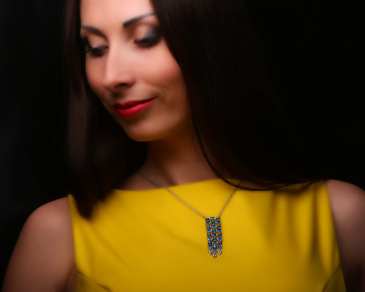 Волшебное золотое колье с топазами Bvlgari Lucea