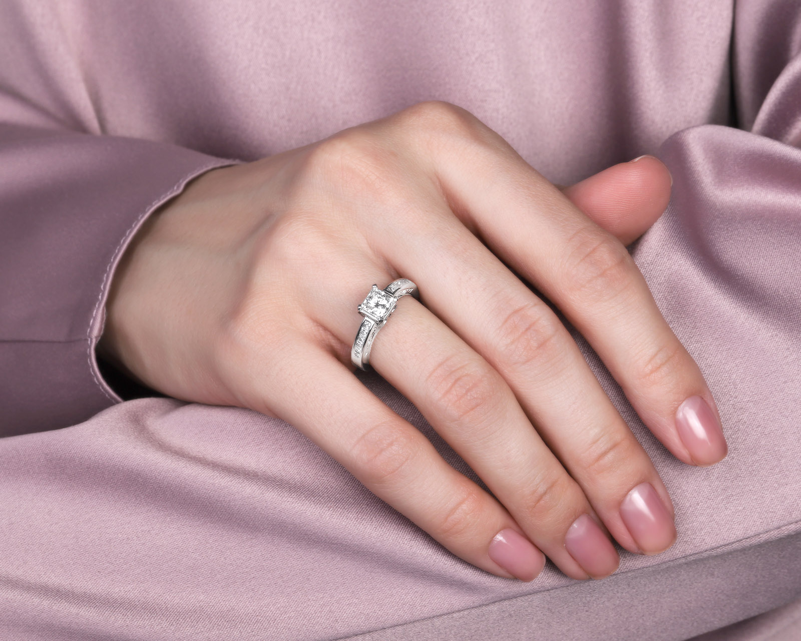 Золотое кольцо с бриллиантами 1.49ct