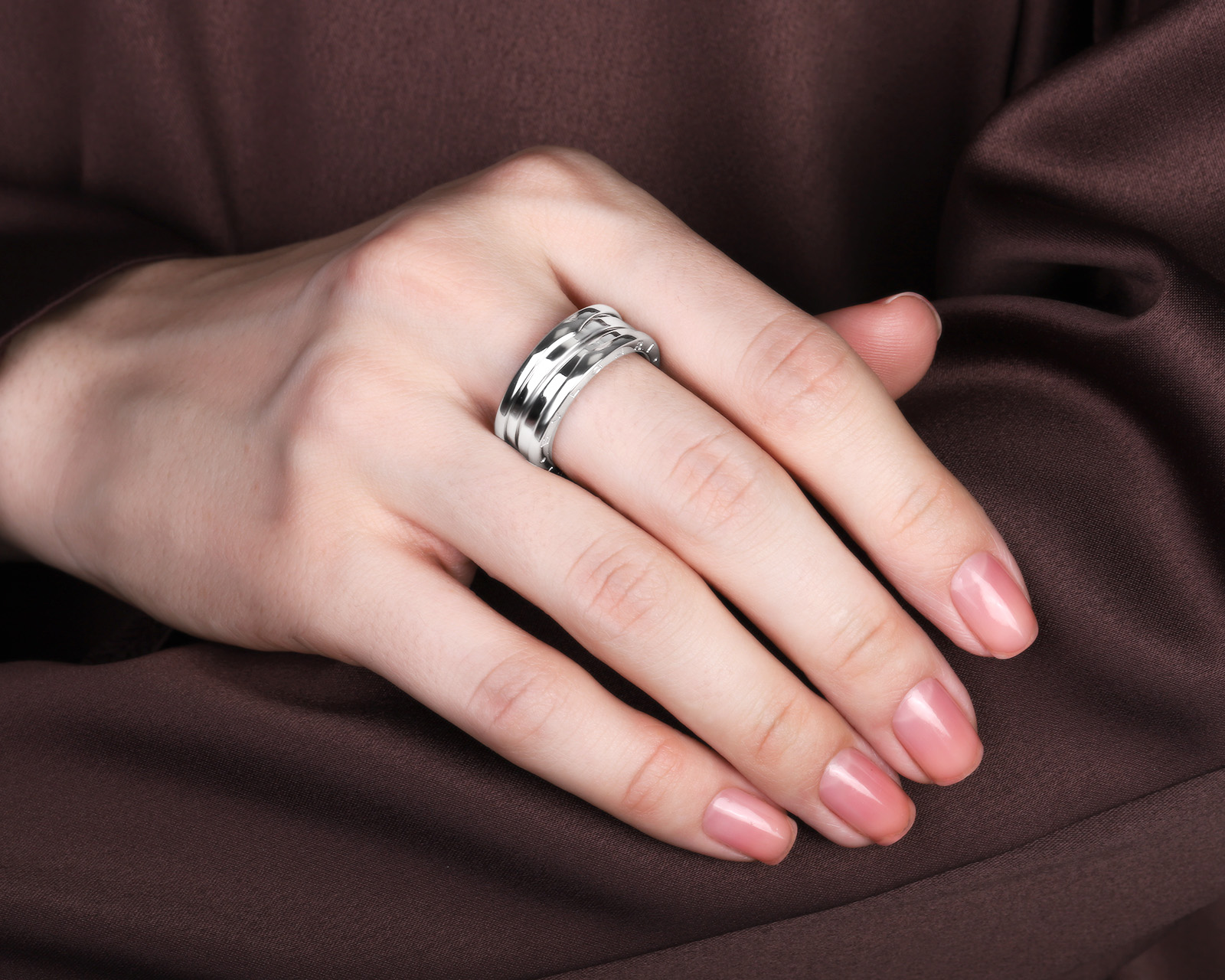 Оригинальное золотое кольцо Bvlgari B.Zero1