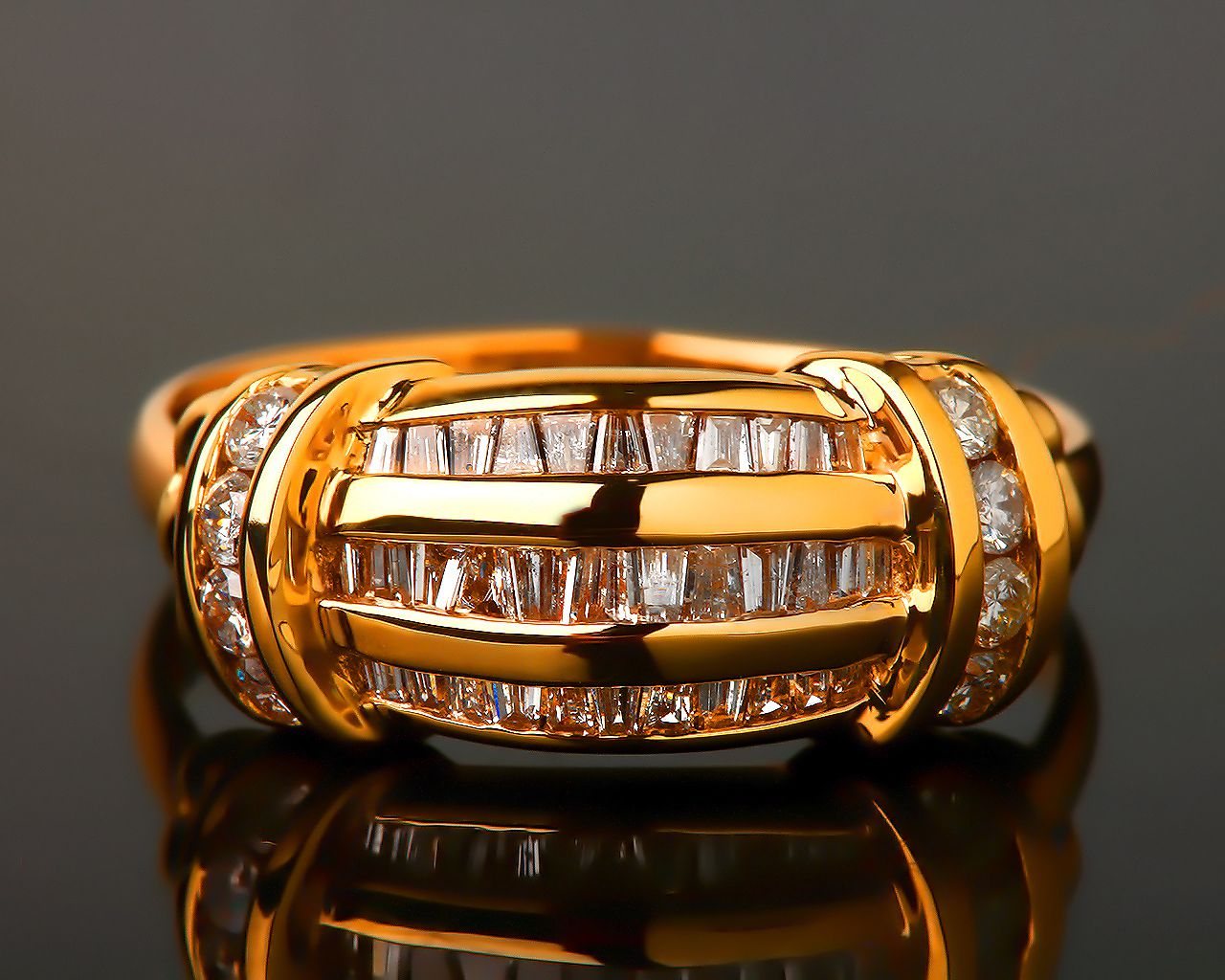 Интересное золотое кольцо с бриллиантами 0.55ct