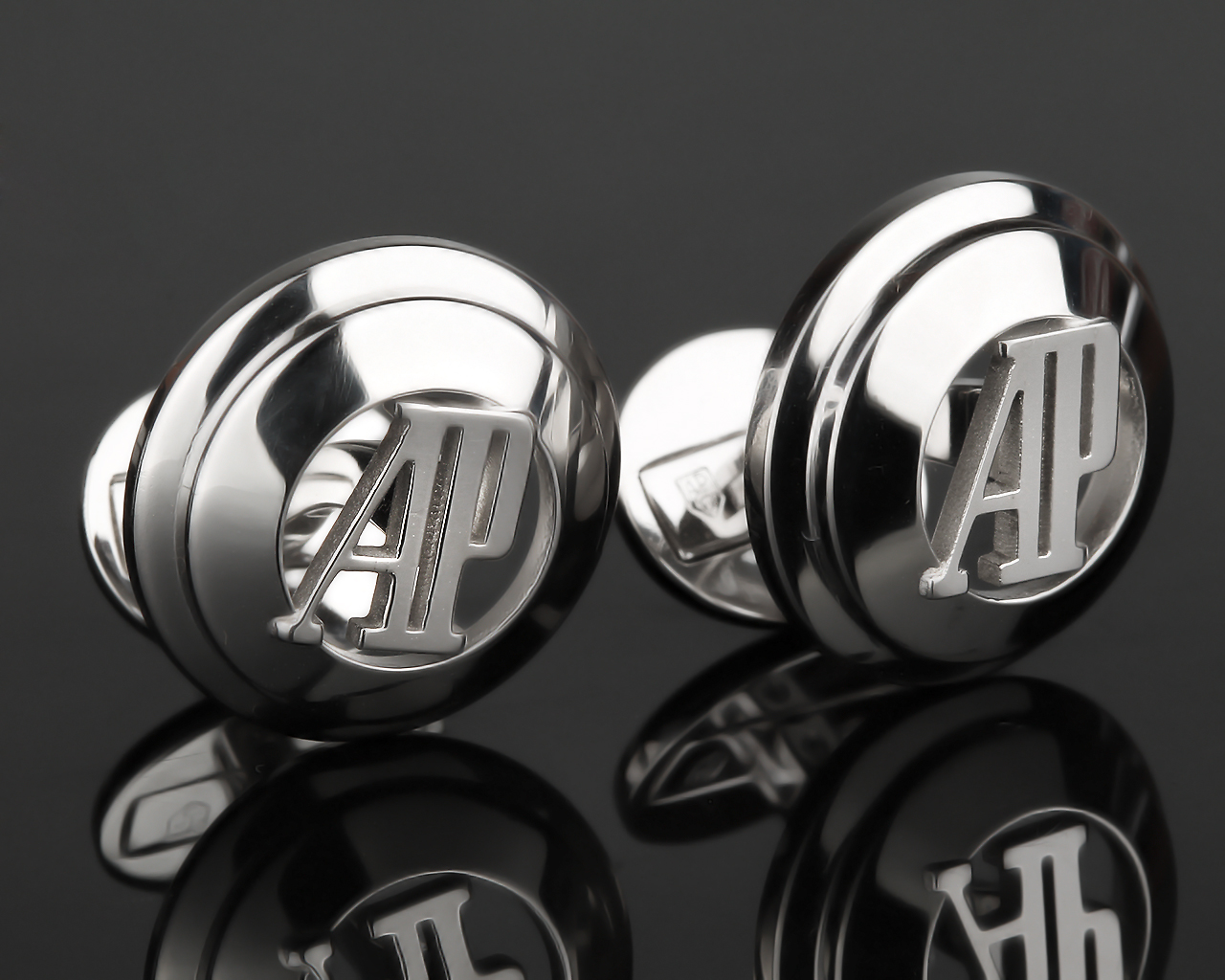 Солидные золотые запонки Audemars Piguet Солидные золотые запонки Audemars Piguet