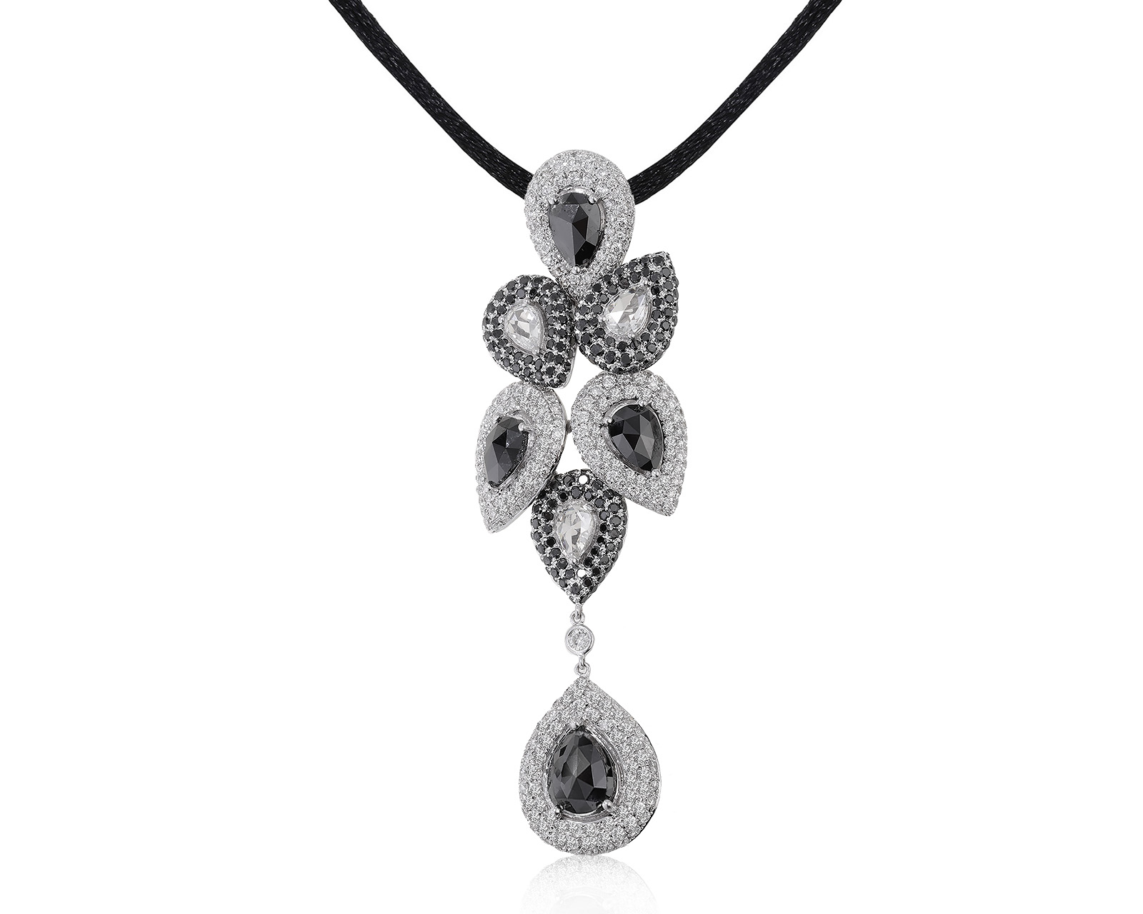 Очаровательный золотой кулон с бриллиантами 12.79ct 240222/6 Очаровательный золотой кулон с бриллиантами 12.79ct 240222/6