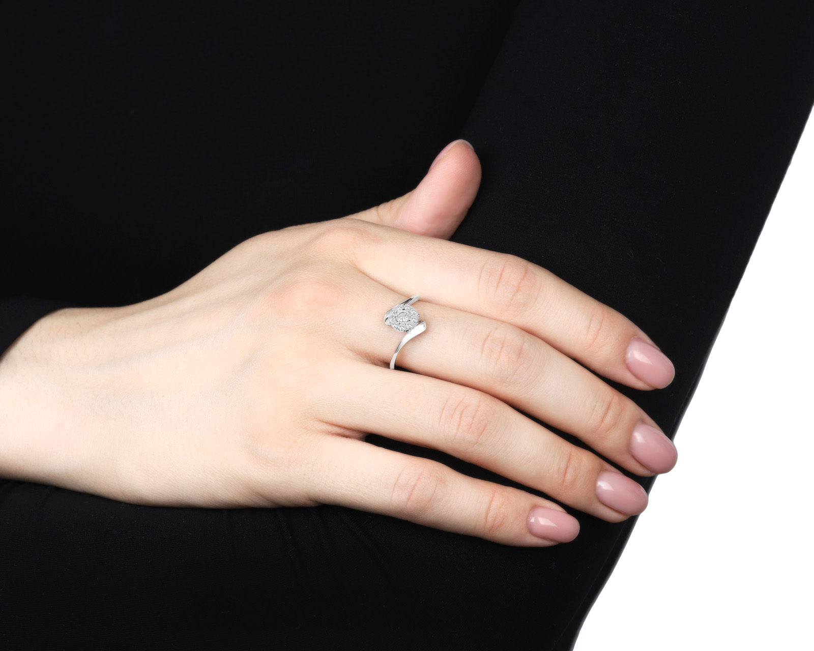 Модное золотое кольцо с бриллиантами 0.32ct