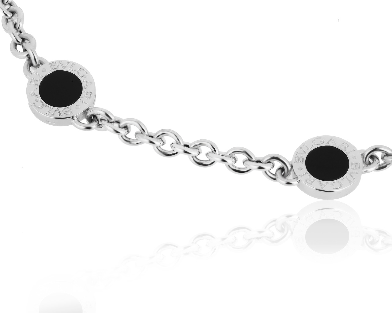 Оригинальное золотое колье с ониксом Bvlgari