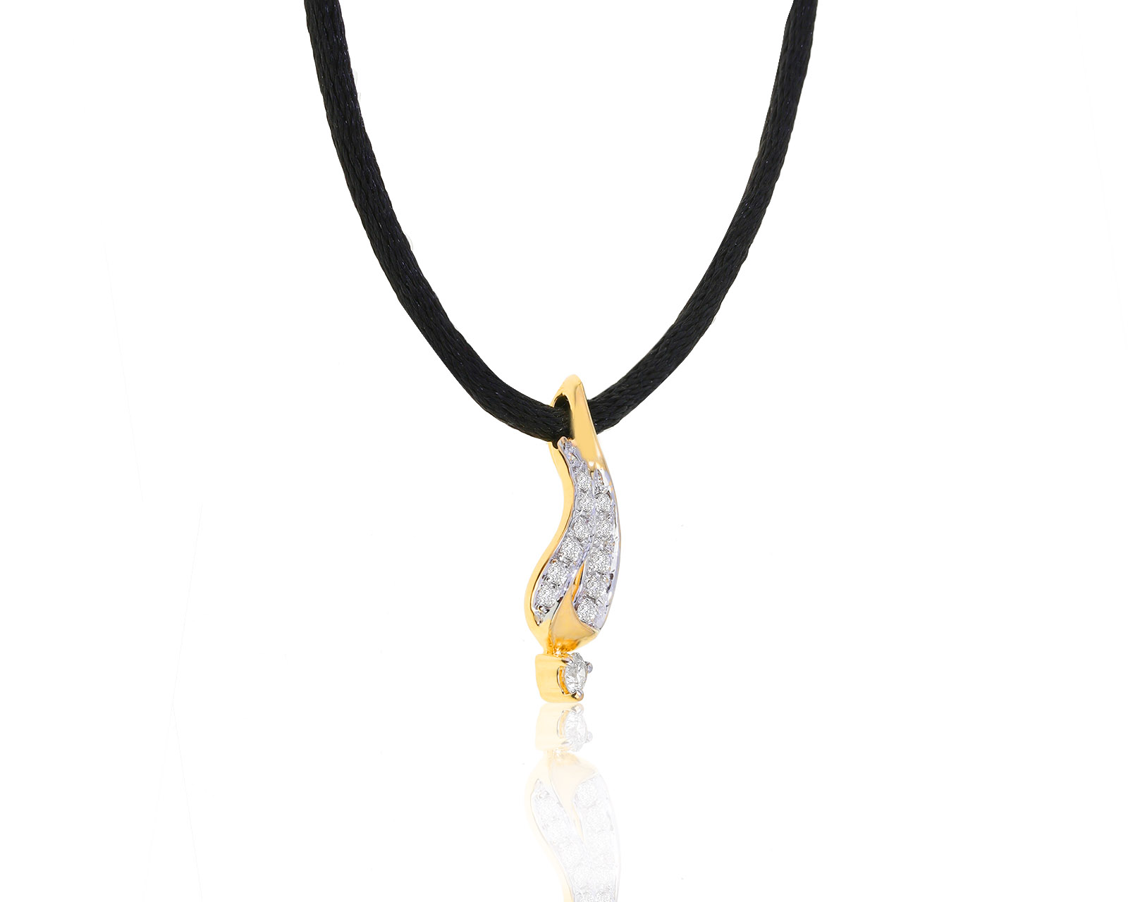 Притягательный золотой кулон с бриллиантами 0.28ct