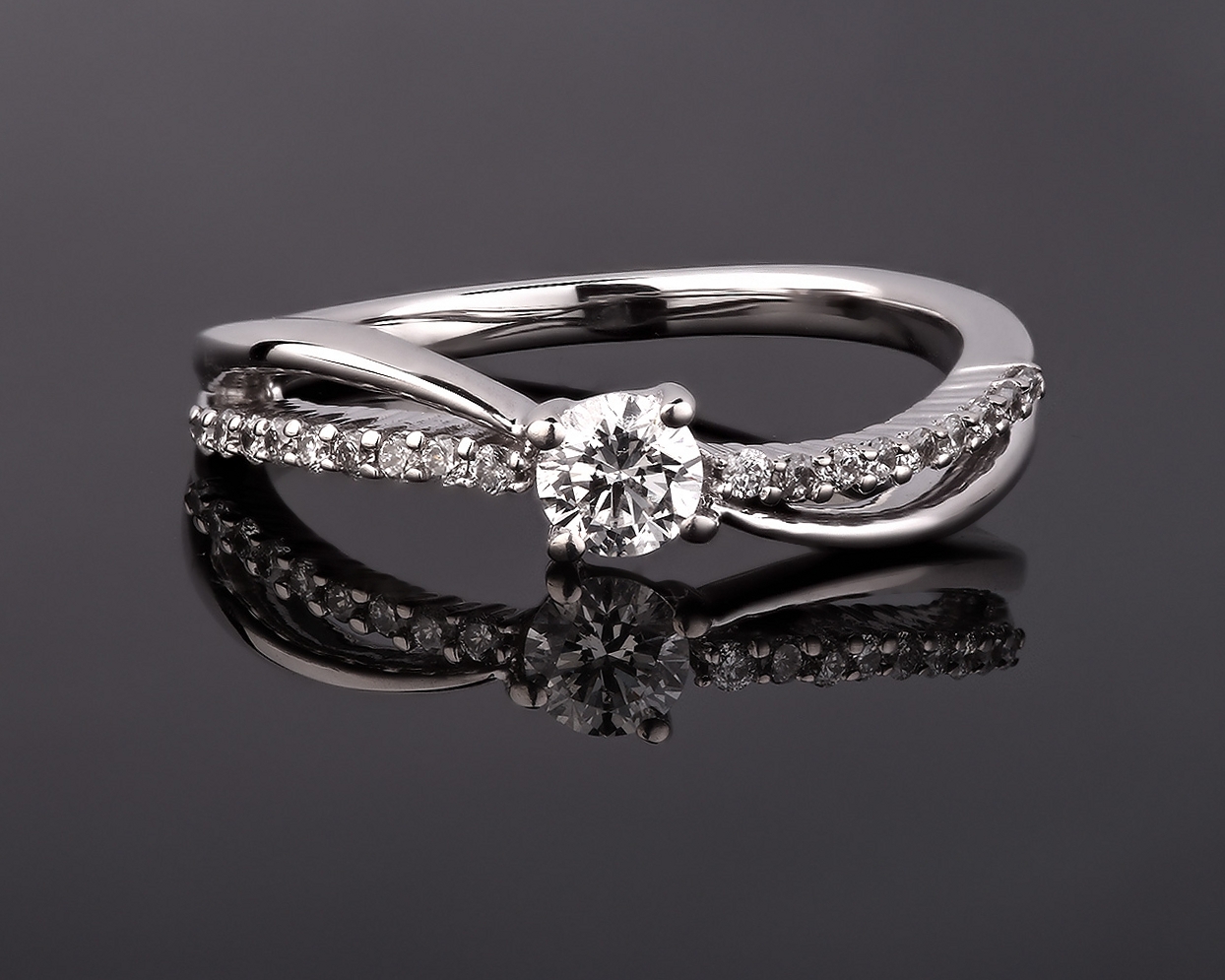 Изящное золотое кольцо с бриллиантами 0.29ct