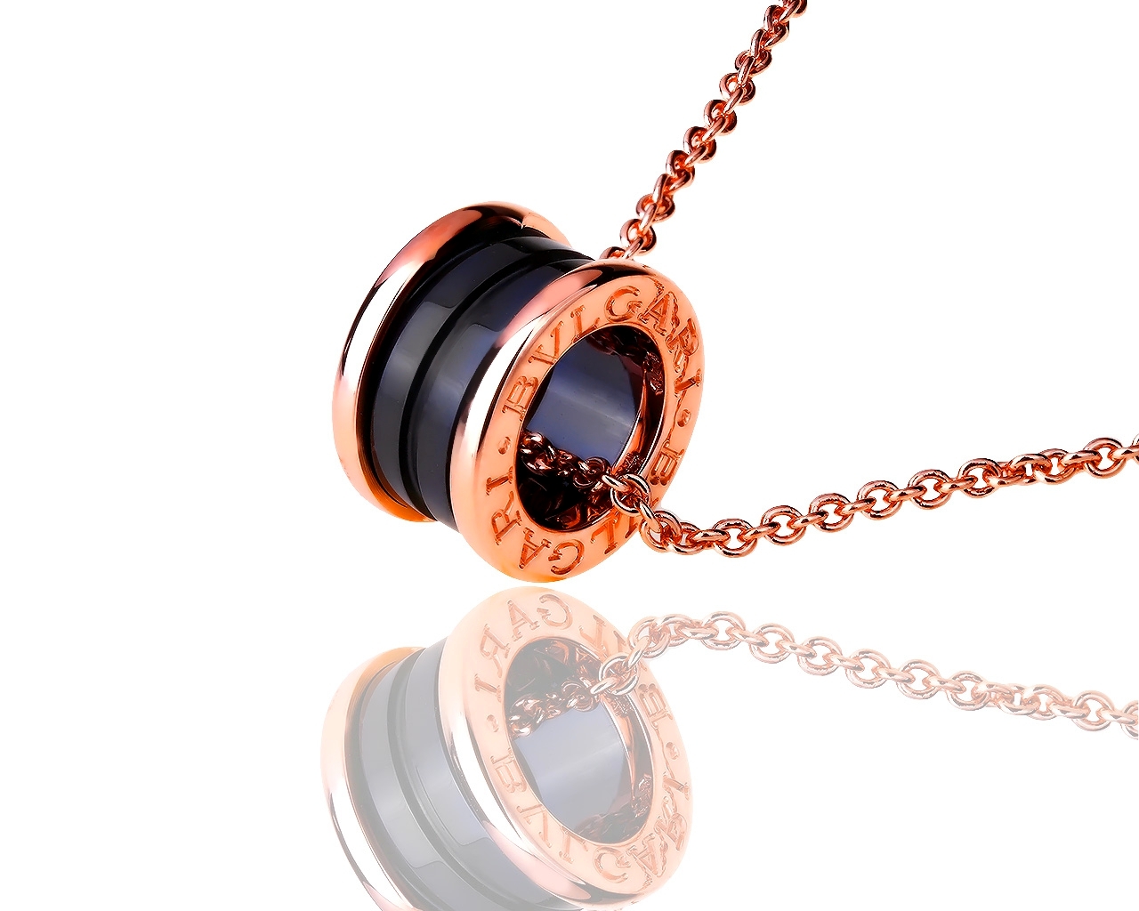 Золотая подвеска с керамикой Bvlgari B.Zero 1 141118/7